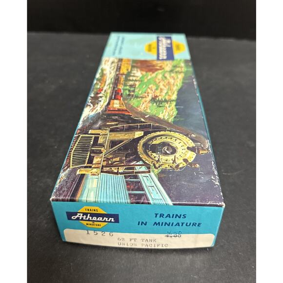 Athearn HO Scale 1526 Union Pacific 62' Tank Car Black Assembled Box - Picture 9 of 12